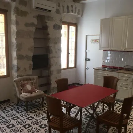 Studio Au Charme Des Vieilles Pierres D'antan Appartamento Mentone